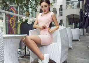 AISS爱丝(黄金版) – 小哲的“女神”图，怎么每次都能有个新壁纸来刺激眼球呢？