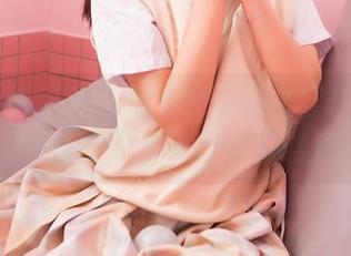 Feilin嗲囡囡 – 看PaPa妈咪穿体操服的写真——好像下一秒就要劈叉了！