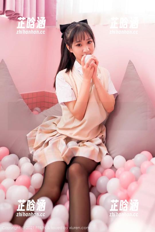 Feilin嗲囡囡-PaPa妈咪 Feilin嗲囡囡 - 看PaPa妈咪穿体操服的写真——好像下一秒就要劈叉了!