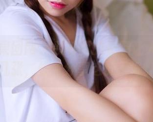 GIRLT果团网 – 裴希西的长腿让人想多拍几张，快来分享这份美好。