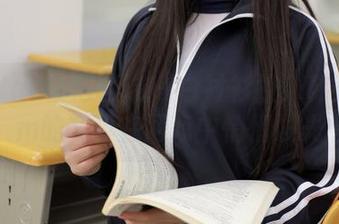 MFStar模范学院 – 白衬衫控！韩子萱mm的写真在网盘中悄悄发光