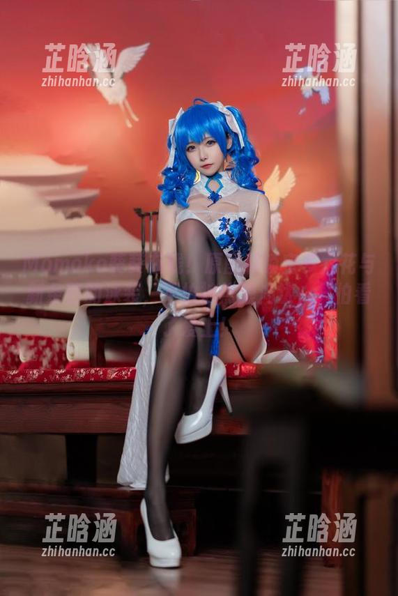 Momoko葵葵 Momoko葵葵在线!原图解锁宝多六花与新条茜的泳装,不怕被热浪淘汰,只怕看了爱上!