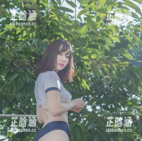 你能抵挡得住MyuA(뮤아)的美脚吗？我反正被壁纸打败了