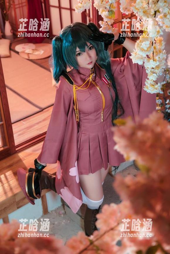 PotatoGodzilla带来的不一样：白色花朵内衣写真更新，赶紧来见见！
