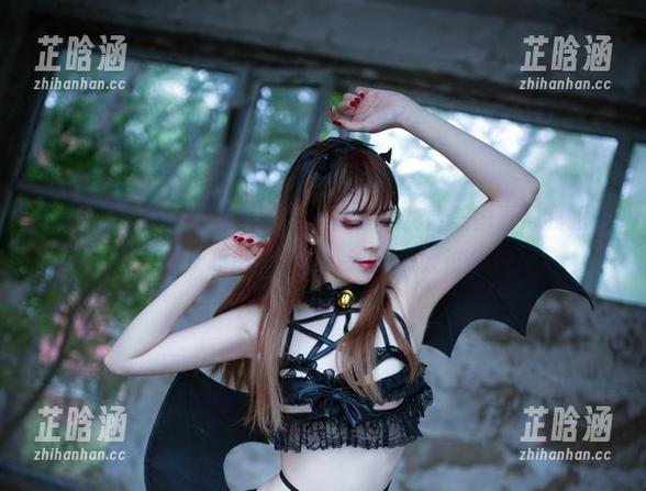 Sakiiii翎柒女神果然没让人失望，免费美图看得我眼前一亮，心里嘀咕着：这美得太过分。