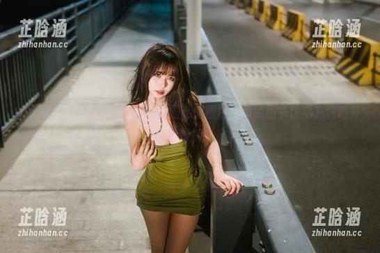 Tina很妖孽呀 UnlockTina很妖孽呀的校园私房图包,你的图书馆将充满意外的转折!