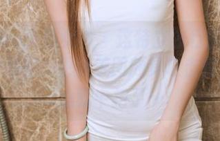 TouTiao头条女神 – 这特立独行的泳衣风格，刘芸熙的更新美图颇具攻击性，不小心就中招了…