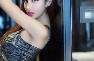 TuiGirl – 突然觉得木婉晴的私房写真像白开水，灰丝倒是那点意外的小盐——挺好玩的。