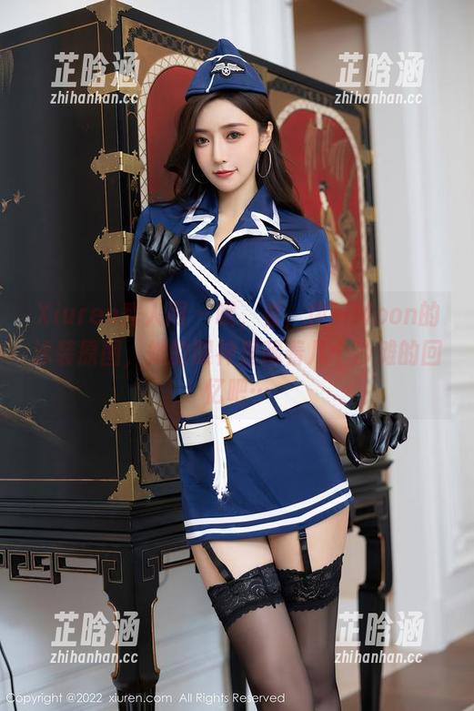 Xiuren秀人网 - 哦，看，伊一Moon的泳装原图，她的眼神里藏着几个沙滩的回忆吧…
