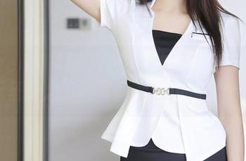 Xiuren秀人网 – 女仆不知道的唐宁宁：无圣光之下的写真，随意却又特别