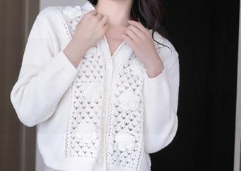 Xiuren秀人网 – 小樱koko的运动写真，套图里的每一张都让我觉得好想站起来运动啊，可是…