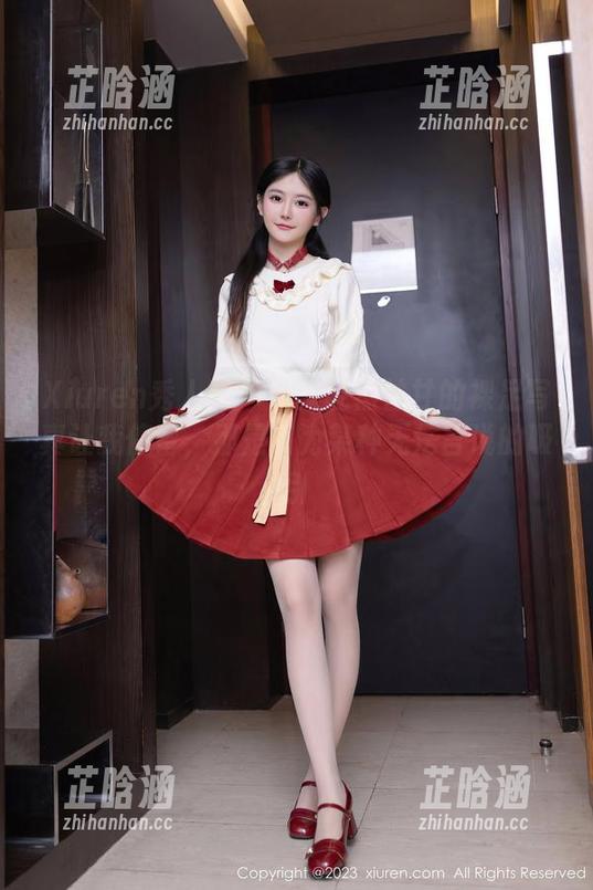 Xiuren秀人网-燕甘甘 Xiuren秀人网 - 如果说燕甘甘的裸足写真让我停留,那是因为某种无法言说的吸引