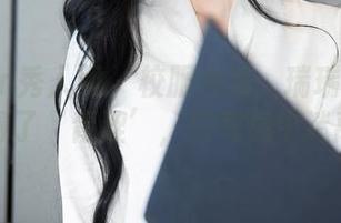 Xiuren秀人网 – 校服合集：瑞瑞ruirui驾驭得了‘青涩’，但气息中迷离依旧