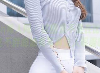 Xiuren秀人网 – 这图是不是在比亮？菲菲吃不胖的油亮写真让人叹服啊。