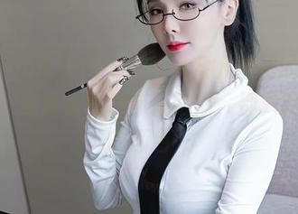 Xiuren秀人网 – 哈哈，金允珍呐的厨娘风格，免费原图供你饱眼福，别只盯着汤的颜色…