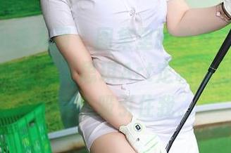 Xiuren秀人网 – 图集里的教室，不只是书桌和黑板，陈思琪Art定制的那份独特，完全吸引住我。