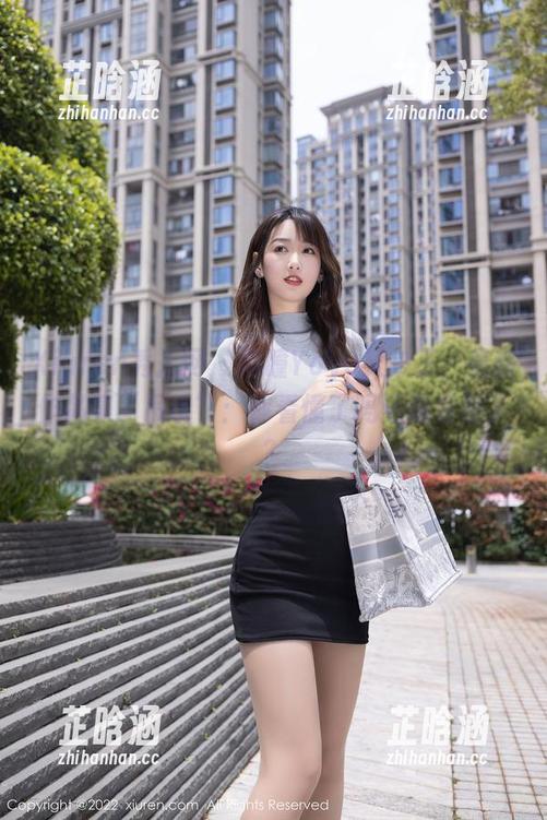 Xiuren秀人网-雨瞳Yoyo Xiuren秀人网 - 雨瞳Yoyo又来了,最新作品集“吊带”:你看懂了吗还是看傻了?