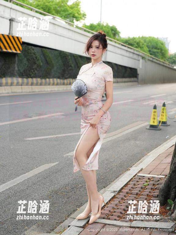 Xiuren秀人网-香澄在东京 Xiuren秀人网 - 在香澄在东京学姐的作品里,我发现自己似乎懂得了…什么叫做“歪理