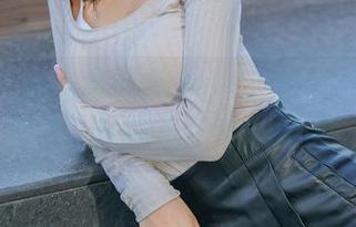 YouMi尤蜜荟 – 满满的Emily尹菲浴室福利，谁说洗澡不能流行？