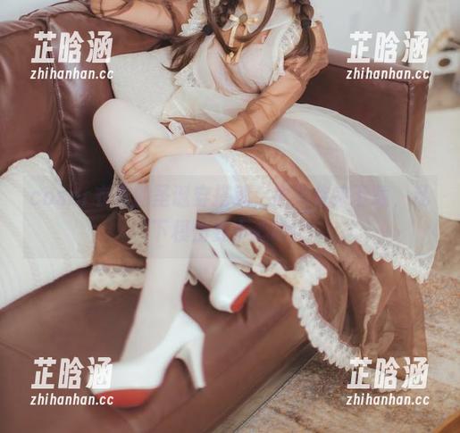 coser衣衣 coser衣衣的圣诞穿搭键,原图你来下载,私下模仿要小心呦!