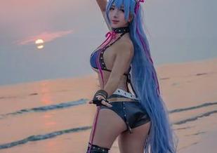 加利索旗袍，九曲Jean在碧蓝航线的浪漫游荡，写真套图带你飞