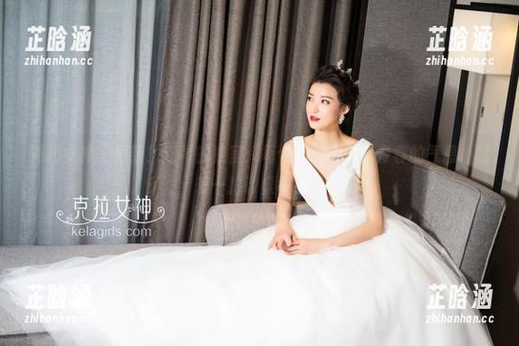克拉女神-江琴 克拉女神 - 更新!江琴的教室:每个角落都透着青春的气息,就差一把课桌椅了。