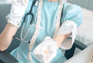 兔子Zzz不吃胡萝卜的修女写真，开幕式让人想不到的风格！