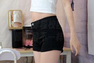 初夏女神 – 双双穿梭校园之旅——写真集原图很不一样哦！