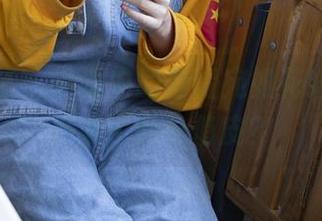 南国足艺 – 写真中的青青宛如花嫁，却意外多了几分俏皮？