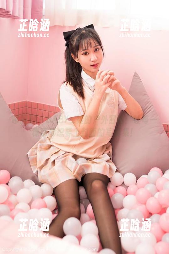 嗲囡囡-BABY_柒 嗲囡囡 - BABY_柒的户外冒险:让每一棵草都想要上封面的写真集!