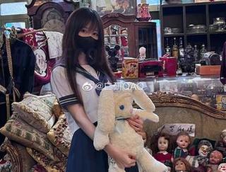 妖君白研你这FGO玛丽套图，能不能让我瘫在沙发上也能下载啊！完美周末非你莫属！
