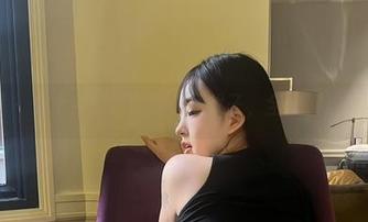 微密圈 – 穿上空姐制服的小优优子，全套到底有多撩？