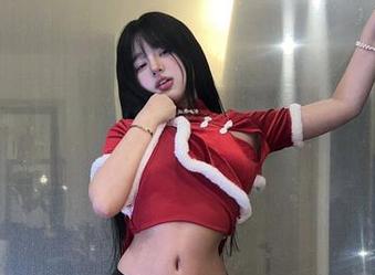 微密圈 – 小优优子驾到，圣诞套图直接送！不过要做好被色彩晃到的准备哦！