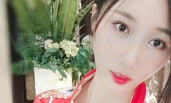 微密圈 – 小玉吃果冻教室的奇葩定制图集，写字台上能做的事情远不止一堂课！