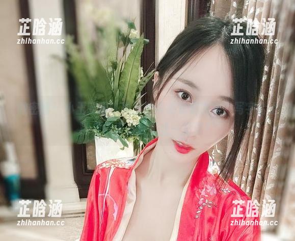 小玉吃果冻 微密圈 - 小玉吃果冻教室的奇葩定制图集,写字台上能做的事情远不止一堂课!