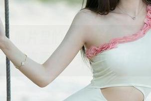 尤果网 – 照片里的体操服，含含好像在说：别来惹我，免费也有底线