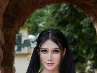 尤物馆 – 在泳池旁边闲逛的Cris_卓娅祺，合集里的小细节你瞅见了吗？