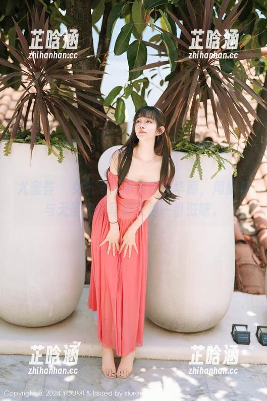 尤蜜荟 - 女王范儿不只在于华丽，周妍希与无圣光的写真又是一番滋味。