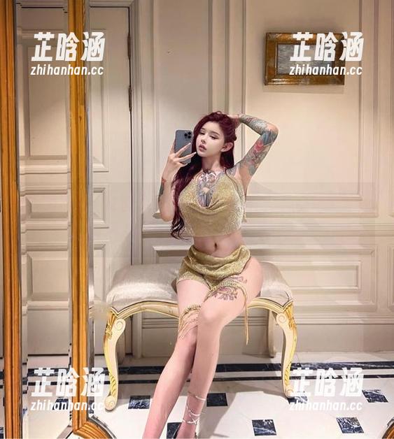 希希Gina 微密圈 - 天使归希希Gina所有:她的写真集精选,总有些小表情惹人爱。