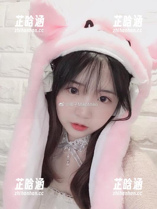 御子Yumiko和她的睡衣美图：一场让人不停转发的图包公演！