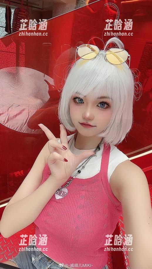 戚顾儿：最新裤里丝作品集，领悟到“里面的精彩”。
