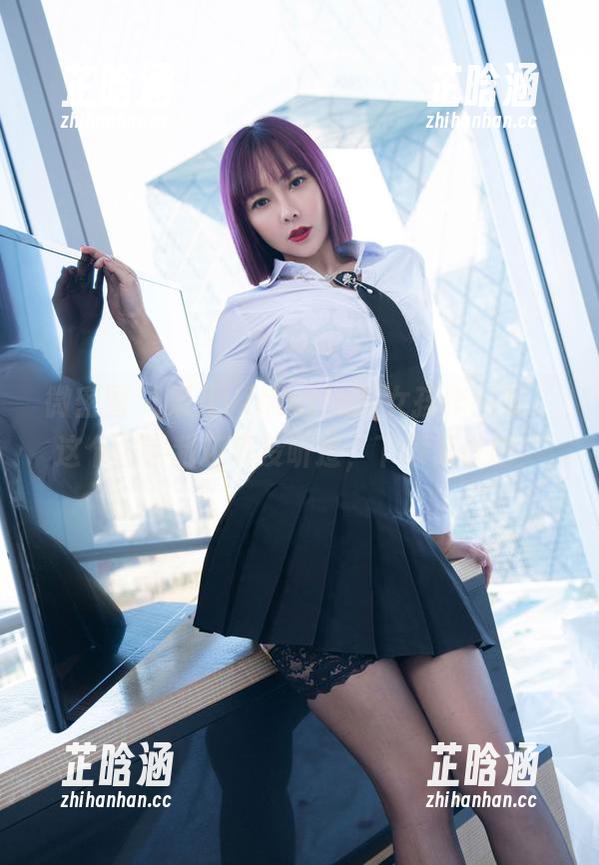 微密圈 - 果儿Victoria的女孩作品集，这个名字我还真没听过，下载再说吧！