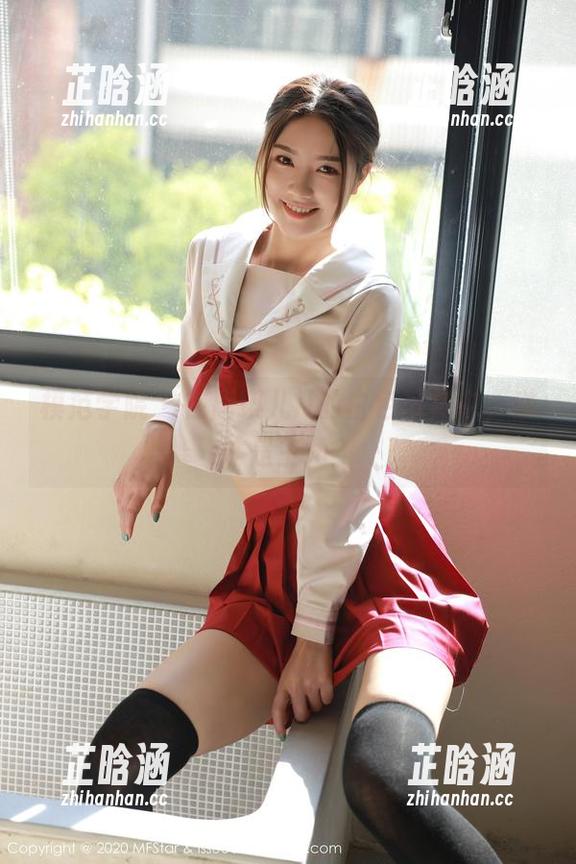 模范学院-唐琪儿il 模范学院 - 在唐琪儿il的白色写真中,谁才是主角?