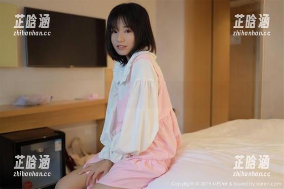 模范学院-梦梵 模范学院 - 网盘之旅:撞见梦梵的美足,无声胜有声