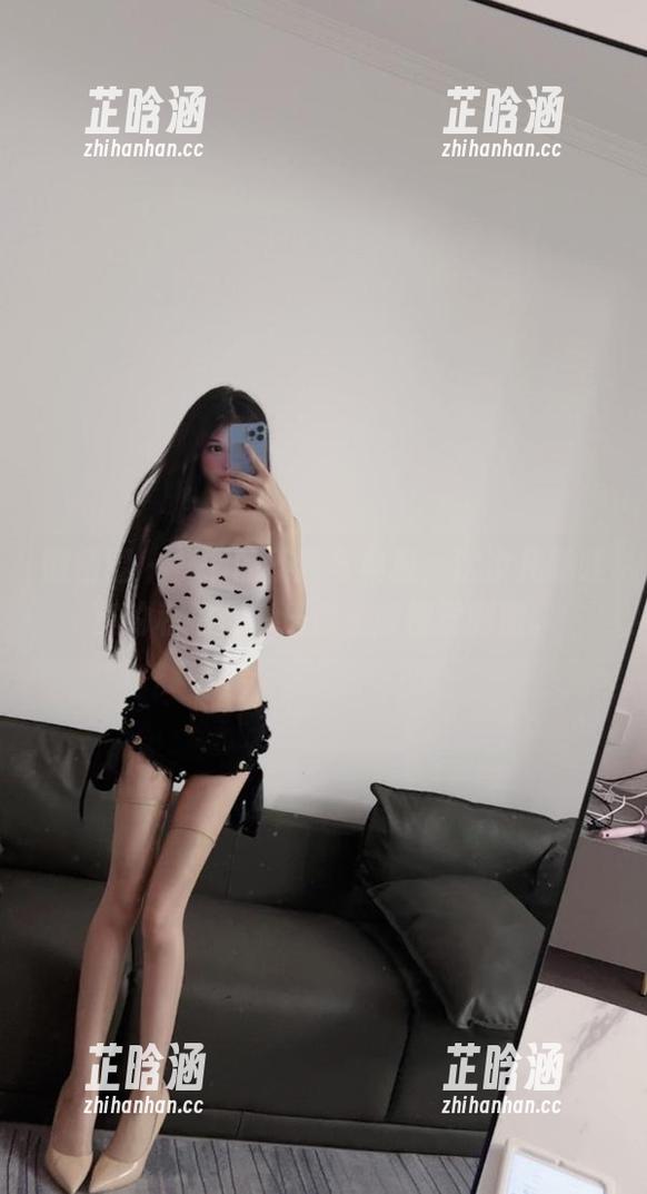 微密圈 - 秘书的不羁与典雅，沈汝凡超哇塞的私拍合集送你一波视觉刺激。