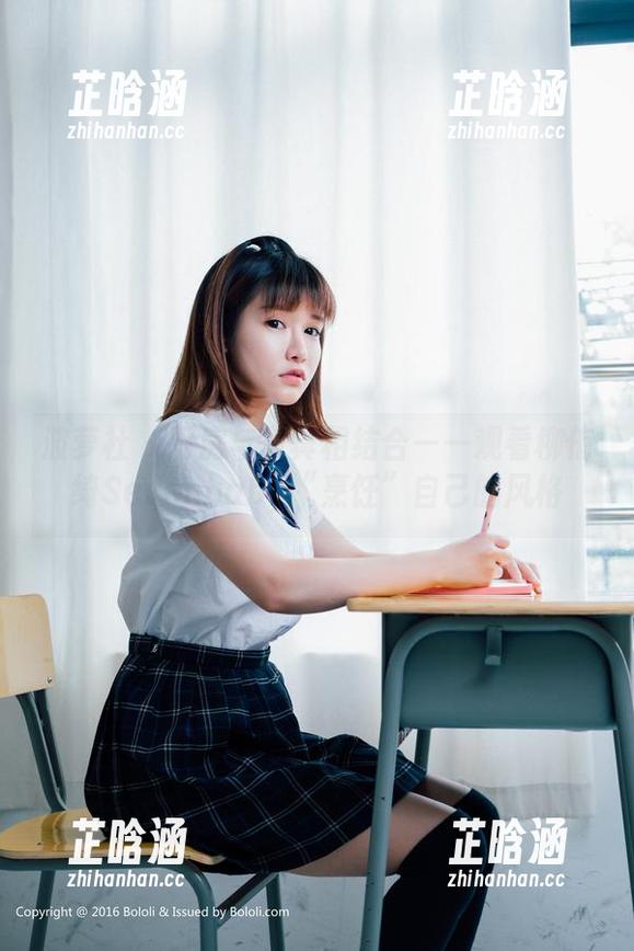 波萝社-柳侑绮Sevenbaby 波萝社 - 厨房与写真相结合——观看柳侑绮Sevenbaby“烹饪”自己的风格