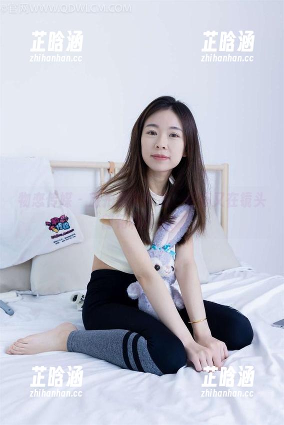 物恋传媒-婷婷 物恋传媒 - 旅拍最新作品:婷婷又在镜头前花样百出!