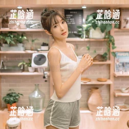 王羽杉 王羽杉用透纱白裙撩得无圣光,不过谁在意呢,她就是那个风景。