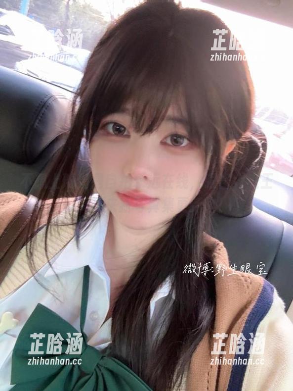 眼酱大魔王w 不想上班但是自拍永远在线,眼酱大魔王w又带来新写真集更新咯!