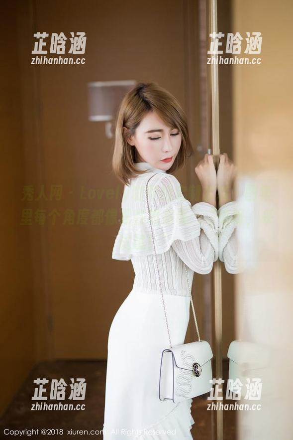 秀人网-Lovely璐璐 秀人网 - Lovely璐璐的定制套装,图集里每个角度都像是在跟你说:“来呀,来试试!”